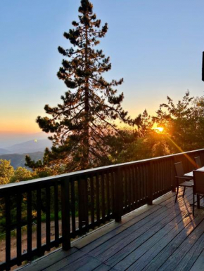 Nirvana Summit - Stunning 100 Mile Views Running Springs